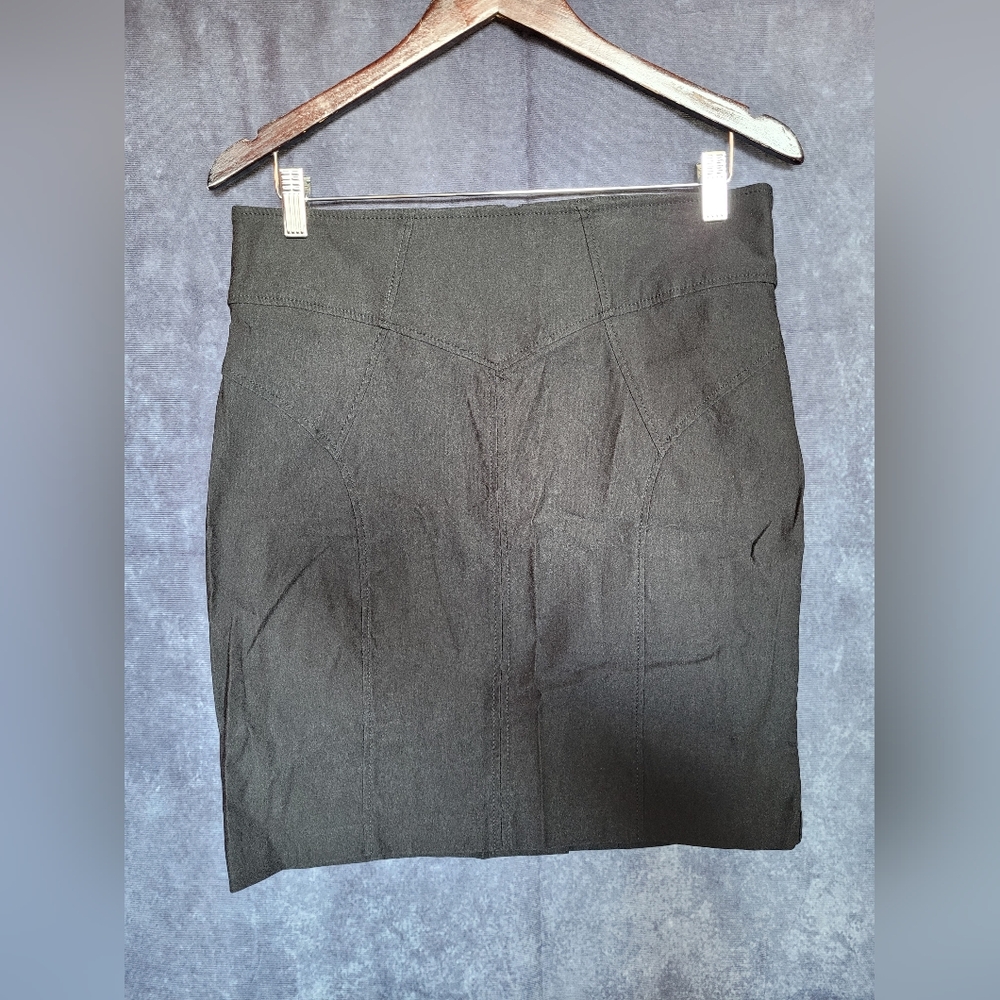 ✨️3/$25✨️ Dynamite Elegant Black Pencil Skirt